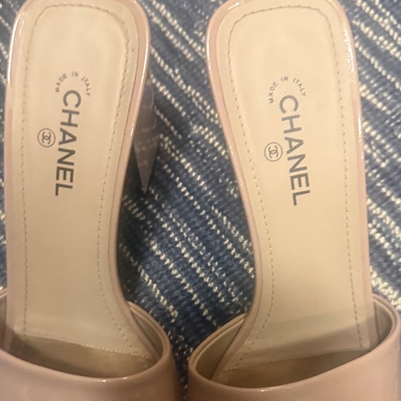 CHANEL Blush Pink Patent Leather Slide Mules - Picture 2 of 9